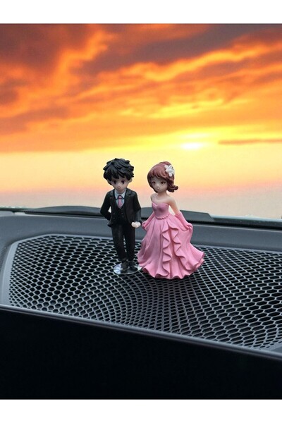 sudora Romantik Çift Torpido Aksesuarı – Pembe Elbiseli Figür Dekoratif Hediy...