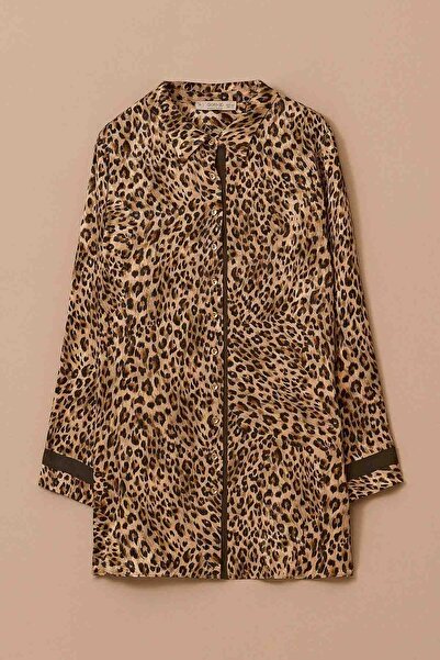 Galaxia Women's Plus Size Leopard Print Shirt - Camel