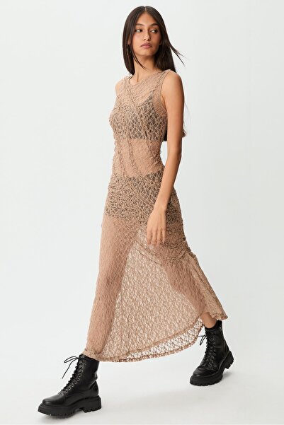 Stradivarius Asimetrik kesimli, uzun dantel elbise