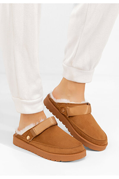 B T Shoes Camelové dámské dřeváky Aurivis