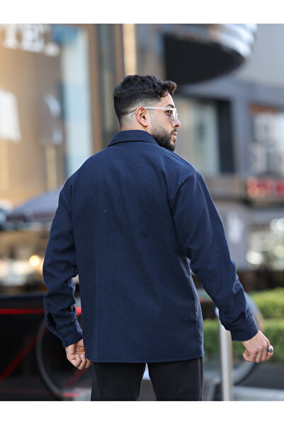 Oyga Чоловіча сорочка з широким кроєм та кишенями з льону