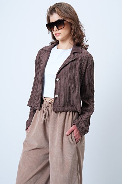 VAGGON Kadın Kahverengi Çift Düğmeli Derin V Yaka Dokulu Crop Ceket Vs01180