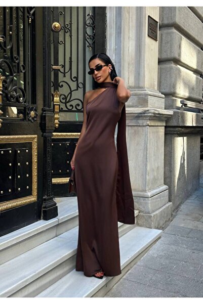 fasardi Kadın Elegance Tek Omuz Şal Detaylı Saten Maxi Elbise