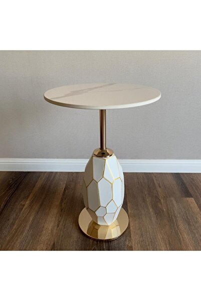 Shihon طاولة جانبية بتصميم أنيق وعصري من شيهون