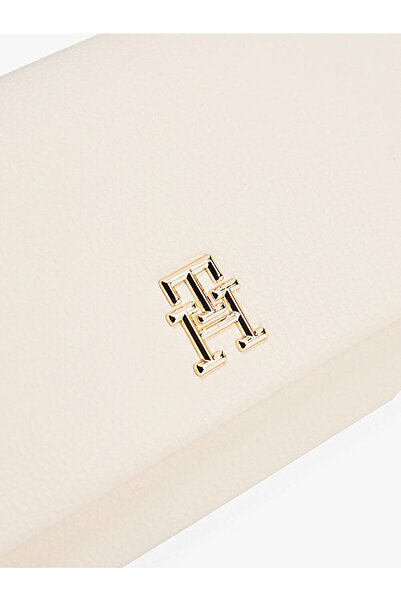 Tommy Hilfiger Women's Th Legacy Flap Large Wallet