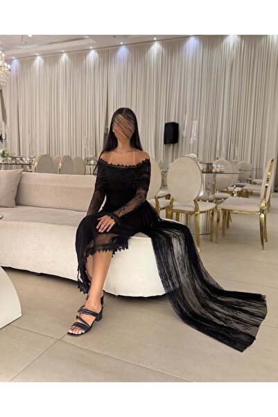 Generic Classic black evening dress with a sophisticated design that combines elegance and luxury