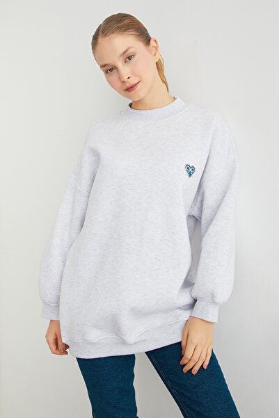 Fulla Moda 3 Thread Ribbon Stone Embroidered Oversize Sweatshirt