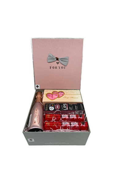 velve Set cadou femei,Cutiuta trandafiri de sapun, spumant Bottega Rose Gold,lip glos,praline,Rosu-roz