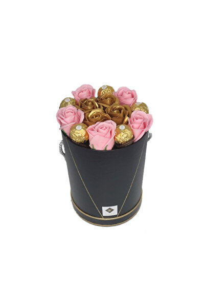 velve Aranjament floral Desire in cutie inalta cu 9 trandafiri roz si aurii s...