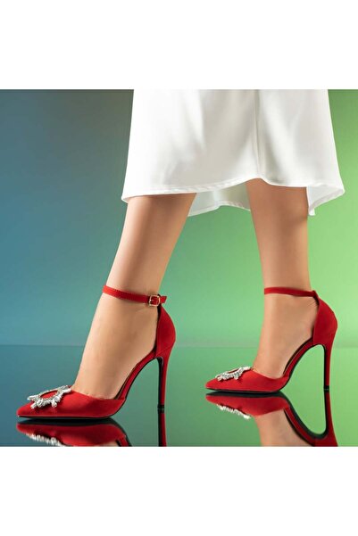 BMoD Women's red suede shoes with a thin heel and a decorative accessory MOD13915