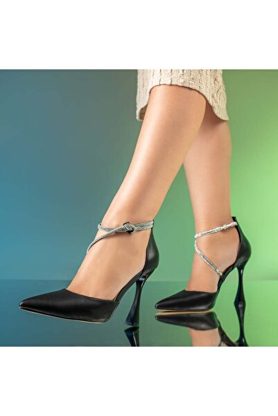 BMoD Pantofi negri de damă cu toc și barete MOD13920