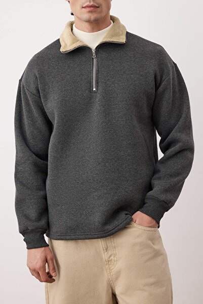 Trendyol Collection Anthracite Collar Detail Mock Neck New Oversized /Wide Cut Fleece Inside Sweatshirt Tmnaw26Sw00003