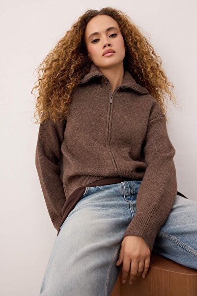 Trendyol Collection Mink Wardrobe Essentials Soft Textured Wide Fit Knitwear Cardigan Twoaw26Hi00092