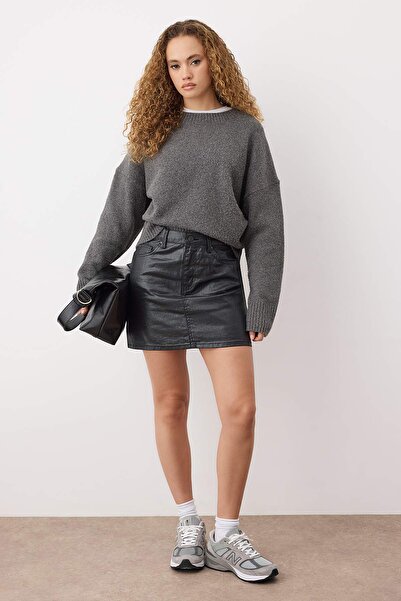 Trendyol Collection Чорна міні-спідниця з деніму з покриттям TWOAW26ET00077