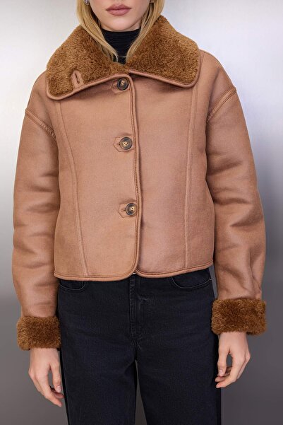 Trendyol Collection Camel Oversize Plyšový detailní semišový kabát TWOAW26MO00073