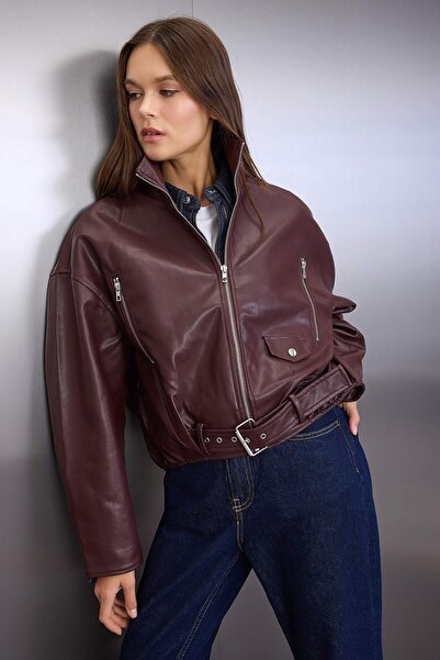 Trendyol Collection Hnědá oversize přiléhavá bunda z umělé kůže Bomber Slim Jacket TWOAW26MO00053