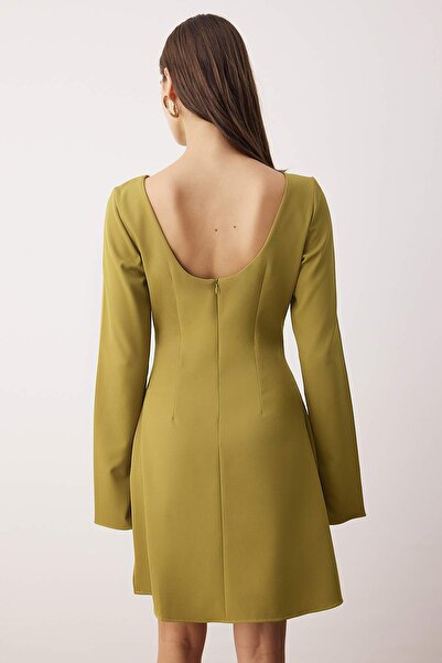 Kolekcia Trendyol Olejovo zelené krátke / mini tkané šaty s detailom vrecka TWOAW26EL00183