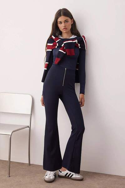 Trendyol Collection Сині брюки-кльош із застібкою-блискавкою TWOAW26PL00049
