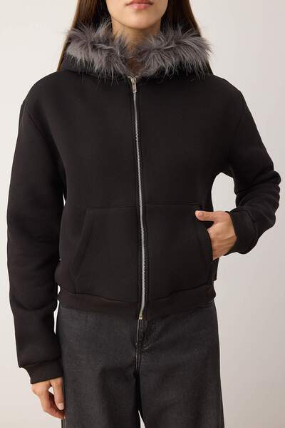 Trendyol Collection Black Zippered Furry Hooded Pocket Regular/Normal Fit Thick Knitted Sweatshirt Twoaw26Sw00176