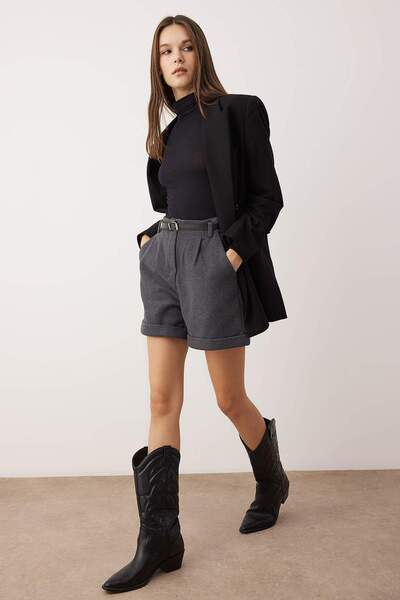 Trendyol Collection Шорти з антрацитовим кантом і поясом TWOAW26SR00037