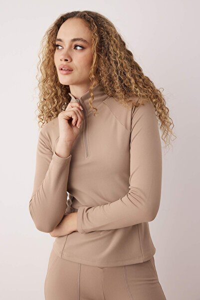 Trendyol Collection Суитшърт с качулка Vison-Brushed Scuba THMAW26SW00000