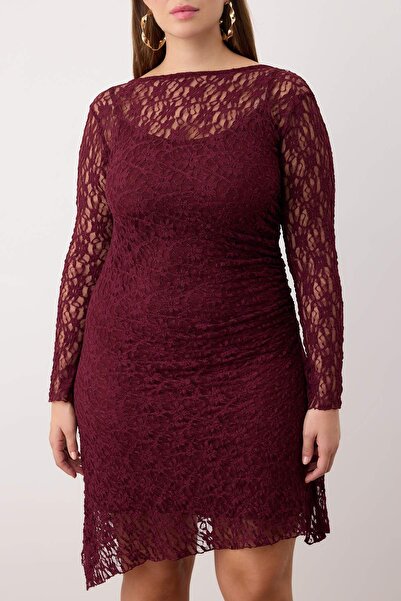 Trendyol Curve Teen Plum Spitzen-Strickkleid in Übergröße TBBAW26AH00042