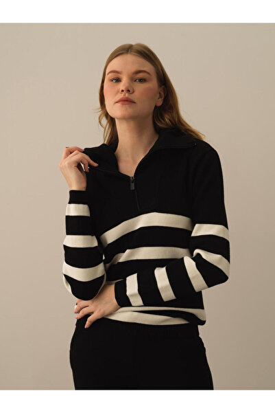 Xint Kadın Siyah Oversize Kapüşonlu Kazak