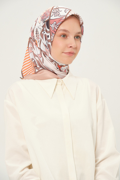 Madame Polo Φουλάρι με σχέδιο Twil 90x90 εκ. Αντιολισθητικό ύφασμα μπεζ