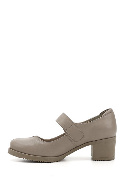 GÖNDERİ(R) Women/Girls Beige Medium Thick Heeled Genuine Leather Shoes