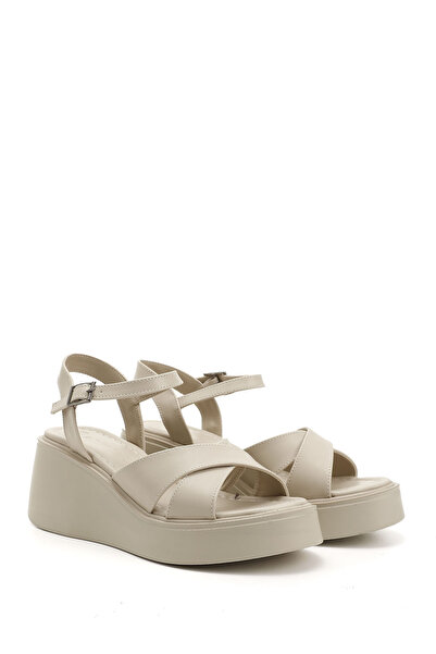 GÖNDERİ(R) Women's Beige Cross-Strapped Ankle Strap Wedge Heel Sandals