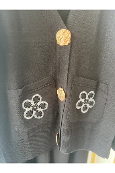 MY QILAM Γυναικείο Σετ Χιτζάμπ Πλεκτό με Κέντημα Λουλούδια Χρυσά Κουμπιά Πλεκτό Σετ Μπλούζα και Παντελόνι Μαύρο