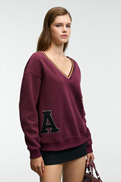 GRIMELANGE Divine Women's V-Neck Embroidery and Patch Detailed Burgundy Sweatshirt