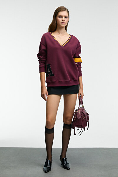 GRIMELANGE Divine Women's V-Neck Embroidery and Patch Detailed Burgundy Sweatshirt