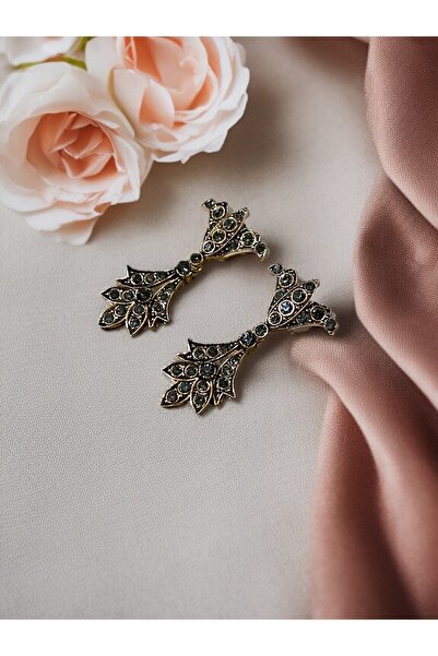 FAYRA ACCESSORIES Crystal Stone Leaf Figured Earrings