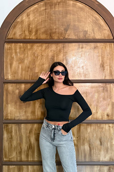 oshebu Negru – Bluză asimetrică cu croială degete, cu detalii