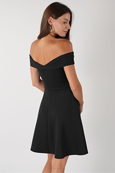 OLSAMODA Kadın Öpücük Yaka Likralı Scuba Kumaş Kloş Kesim Nişan Düğün Davet Elbisesi