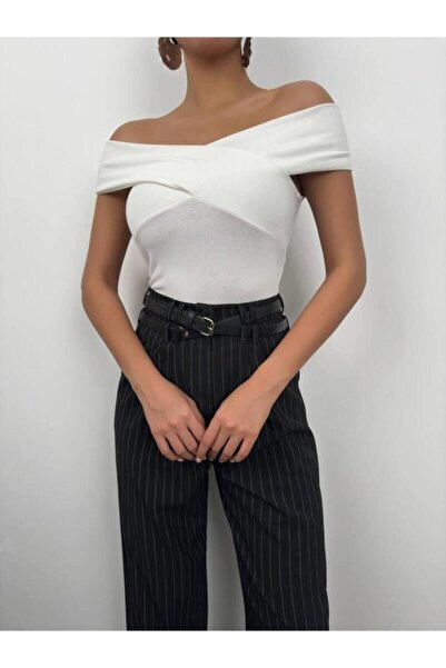 Pafi Moda Γυναικείο κορμάκι Sparrow υψηλής ποιότητας εκρού - Σταυρωτό λαιμόκοψη