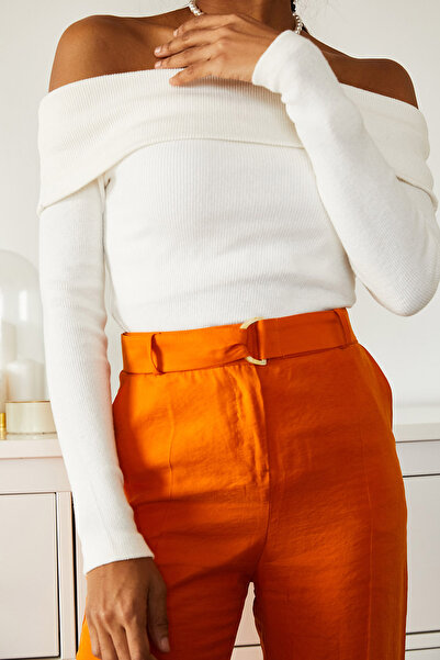 Pafi Moda Eldon de înaltă calitate - Pulover alb pentru femei cu guler Madonna