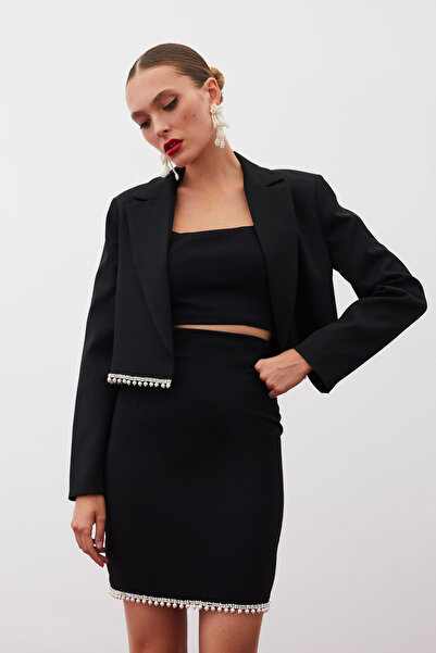 Sateen Μαύρο κοντό μπουφάν - με αξεσουάρ