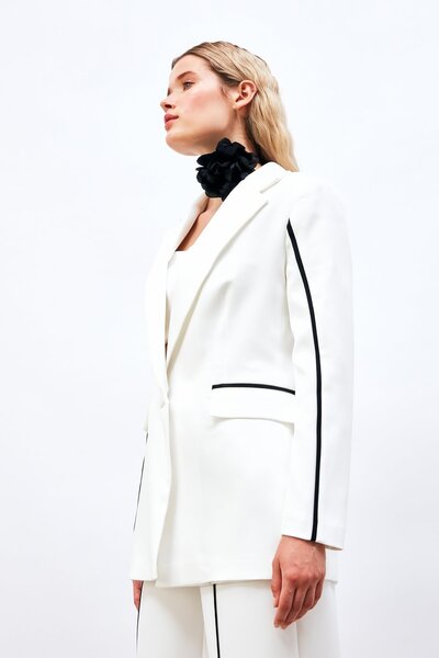 Sateen Контрастний саляш-піджак - Екрю