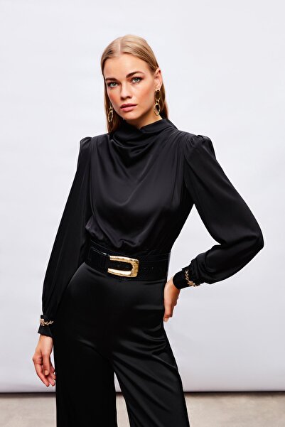 Sateen Kol Aksesuar Detaylı Bluz - SİYAH