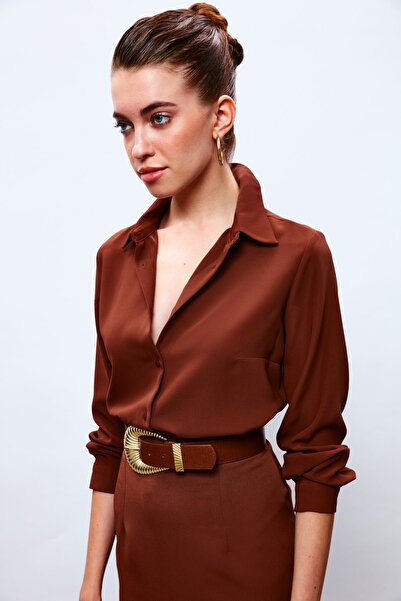 Sateen Пряма класична сорочка - кава