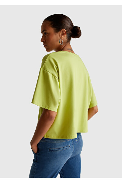 United Colors of Benetton Γυναικείο ανοιχτό πράσινο μπλουζάκι από βαμβακερό μείγμα με λουλουδάτο απλικέ