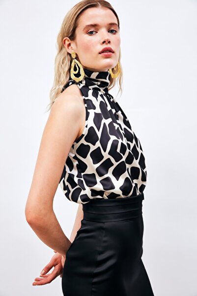 Sateen Desenli Kolsuz Bluz - SİYAH