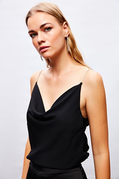 Sateen Μπλούζα με αλυσίδα στο λαιμό Degaje - Μαύρη