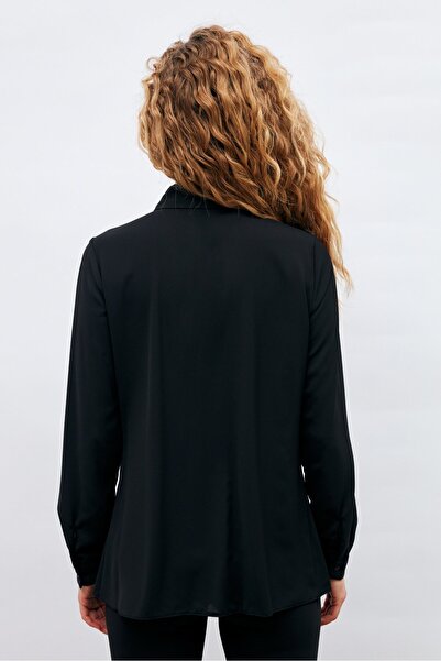 Sateen Zincir Aksesuarlı Düz Gömlek - Siyah