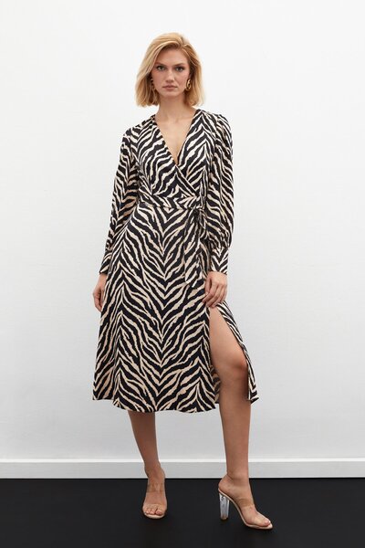 Sateen Zebra Desenli Kuşaklı Saten Elbise - Siyah
