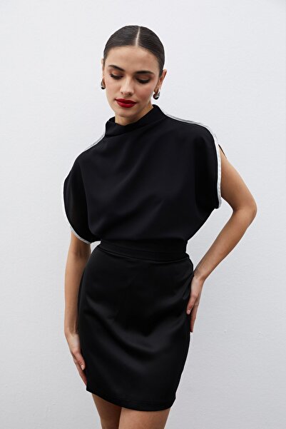 Sateen Чорна контрастна блузка Bogazlı