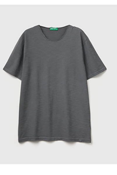 United Colors of Benetton Ανδρικό μπλουζάκι από ανθρακί γκρι με λαιμόκοψη