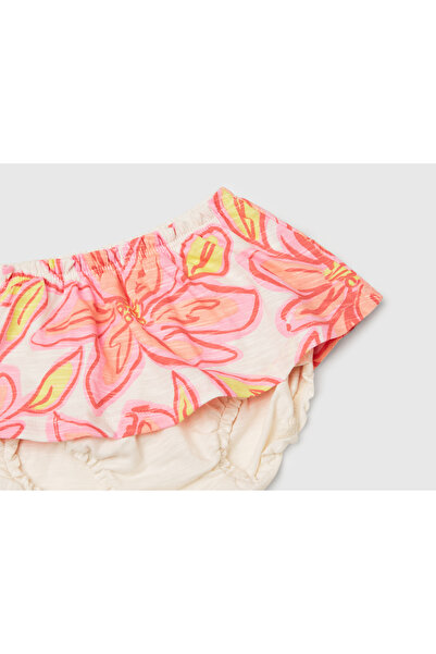 United Colors of Benetton Bebek Ekru Önü Nakışlı Kolu Fırfırlı T-Shirt ve Desenli Şort Etek Takım